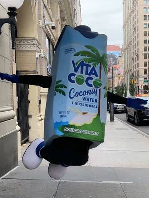 getting warmed up for this weekend👀 see you all in Domino Park Sept 20-21 for our outdoor fitness experience in the concrete jungle🌴🥥 #junglegym #concretejungle #vitacoco #parkour 