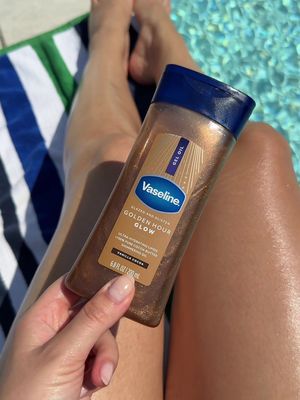 tell us again how shimmer is ‘extra’. we’ll wait.  #vaseline #shimmer #glow #glowlife 