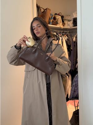 Style an outfit that reflects my personal style and my new favorite perfum from @Coach . You guys need to try Coach Gold Parfum both sweet and spicy like me;) #coachny #ad #coachgoldfragrance #unlockyourinnerglow 