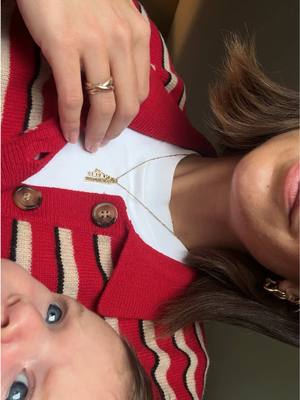 As if there’s now three names around my neck 😭❤️✨🫶🏼 @Otiumberg 