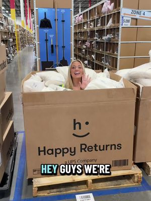 Packing your orders at the Comfrt warehouse!🤍