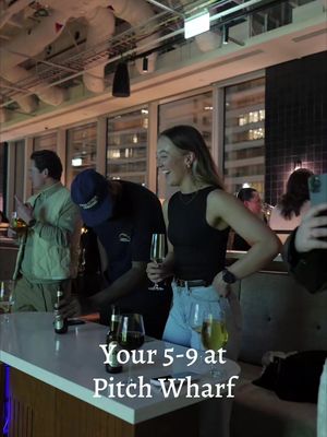 Your 5–9 at Pitch Wharf ⛳️ 11 golf bays • £5 pints 🍺 • free shuffle 🎯 • 2 bars + food 🍔 • @TrendygolfCanary store 👕 • live DJ Thurs 🎶 • Canary Wharf views 🌆 • sports bar 📺 #afterworkdrinks #indoorgolf #londonnights #canarywharf #sportsbar 