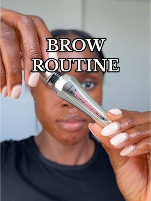 I don’t thread, I don’t laminate, I don’t tint or wax. My two step brow routine is simple 1. Lay brow hairs in place with the @Benefit Cosmetics #24hrbrowsetter 2. Fill them in with the #preciselymybrowpencil  (shade 6)   Shop your Benefit brow products @sephora    #benefitbrows #benefitpartner #ad #beginnerbrows #preciselymybrowpencil 