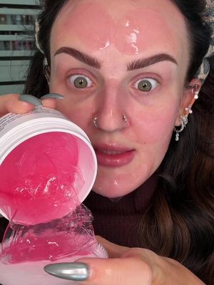 @COSRX US just literally DEPUFFED MY ENTIRE FACE! Are you kidding?!? #cosrxpartner #cosrx #peptideeyepatches #koreanskincare #puffyeyes 