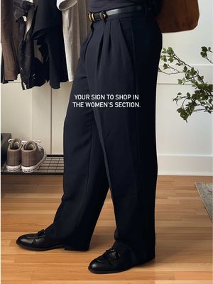 This is all I’m asking for in a wide leg  trouser. And yes… It’s from the women’s section. Wearing the Aritzia effortless pant in a size 10. Typically wear a men’s 30 x 32.  ##mensfashion##style##minimal##aritzia##pleatedpants