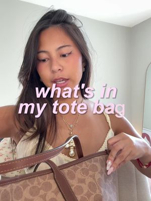 COLLEGE TOTE BAG TOUR 🤓👜⭐️📓 #schoolbag #whatsinmybag #lmu #student  #backtoschool 