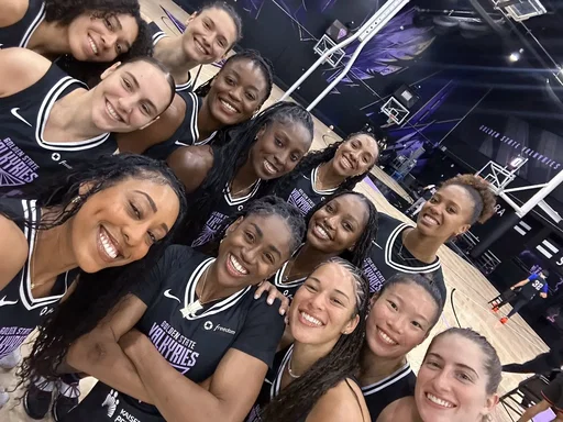 Ima make a seperate post of the great memories but just wanted to say thank u to each and everyone of you guys for making this season extremely special 💜 #govalks #WNBA #fyp #valkyries 