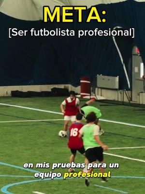 Hace aproximadamente año y medio fui a mis primeras pruebas profesionales… Quede en los mejores 22 jugadores de 300… Lamentablemente no me seleccionaron entre los 5 que harían pretemporada con el equipo… Pero fue el inicio de una serie que cambio mi vida…  Forme una comunidad sin querer… Solo era un joven con un sueño… Y gracias a los videos pude motivar e inspirar a miles de jovenes a seguir adelante! Gracias por su apoyo🫶🏻 Jueves de recuerdos
