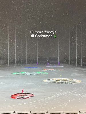 98 more sleeps 🛌 #topgolf #golf #christmas #snow #winter 