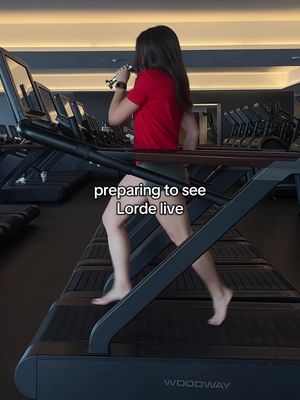 Consider this our audition for the Ultrasound Tour. #Lorde #Treadmill #UltrasoundTour #Concert #Austin 