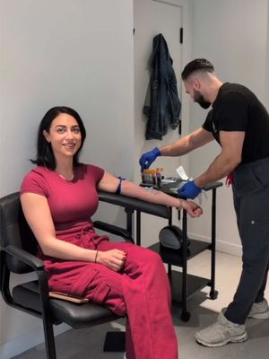 📍 Vita Blood 5155 rue Sorel, Montreal Located inside @BDF GYM - 1K+ TRANSFORMATIONS  Guys you have no idea how happy I am to have found this service!!  We all know the Quebec healthcare system often fails us. Staying on top of your internal health is a struggle. Finally a service that makes part of that easier. Check all your routine levels, without a doctor’s requisite, anytime you’d like for just $250 including the post result consultation. Emilio is also amazing. So kind. Answered all my questions thoroughly both before and after. Should there be anything out of norm, he also works alongside a doctor to provide referrals if needed. 11/10 recommend. I’ve also had my blood drawn many times in my life and Emilio wins hands down for the gentlest touch ever. I barely felt a thing. Highly recommend. And I 100% will be coming back to experience this gym cause the videos do not even do this place justice !!!  . . #montreal #mtl #514 #health #wellness
