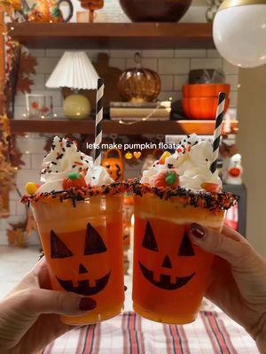 these are spooky and yummy! #vhs #fallrecipes #halloween #HalloweenTreats 