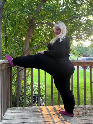 The divine feminine doesn’t chase trends,  she embodies timeless truth 🖤✨💖 #stretching  #plussizetiktok  #NaturalBeauty #GoddessEnergy 