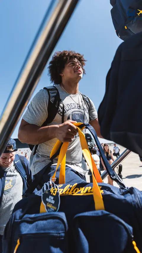 Flyin’ the California Coast  ✈️ #SmartAndTough #GoBears 