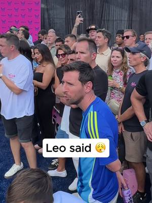 Evan Deasy has won the 1v1 World Crown 2025 - in front of @leomessi ! Evan Deasy ganó la 1v1 World Crown 2025 – frente a @leomessi !