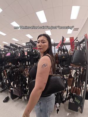anyway which bag do you think is cuter? 👀  Also, so many good finds at this Winners!! Vlog soon 🤳 #winnersfabfinds #winnersbags #baguettebag 