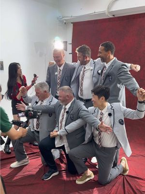 Team Photo 😂😂😂 It was never going to work was it!  #Legends #manchesterunited  #parkjisung #rooney 