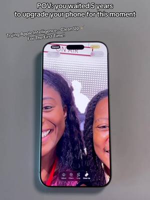 With the one and only @Techmeout !! These are my apple Intelligence first impressions 👀 #iPhone17ProMax #appleintelligence #fyp 