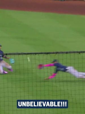 VICTOR ROBLES ARE YOU SERIOUS?!? #mariners #baseball #MLB #sports #wow 