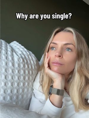 It’s me 🙋🏼‍♀️  Single, peaceful, and proud of it. After past relationships, I choose calm over chaos every time. I’m not perfect but I’ve built a life I love from scratch, done the work, and I’m picky — but still hopeful 🤞🏻✨  Also why does my sound keep going out of sync. I’m better than that I swear haha.  #single #40s #dating 