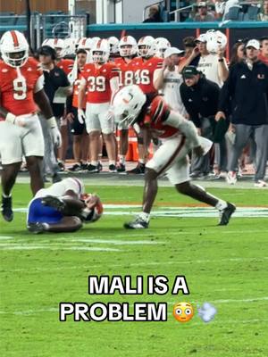 MALI IS A FORCE. Can’t be MESSED WITH 😤🔥🔥 @75  Malachi Toney made his presence felt as a blocker against Florida. Only a freshman. #football #malachitoney #miamihurricanes #CollegeFootball #widereceiver