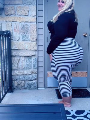 A woman’s body ? They’ll always have something to say. But most of their words are rooted in control, not care. They want you insecure so you’re easier to control.  They want you to hate yourself so they can profit off your pain.  The ultimate flex is never letting their projection become your prison. #embraceyourcurves #selflove #youareenough #selfacceptance #bodypositve