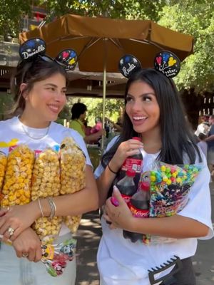 This was one of the coolest things I’ve been asked to do. Spend the day in Disney with me reuniting siblings in foster care 🫶🏼 @fosterlove has helped reunite over 2500 siblings separated in foster care…and I feel so grateful to have had the opportunity to spend time with these kids! #DisneyDays2025   