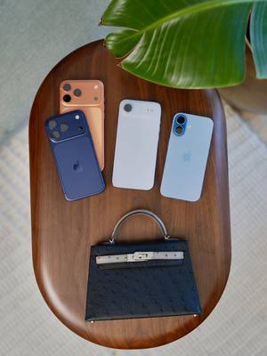 Which iPhone will fit inside a Mini Kelly? #Apple #iPhone17 #iPhoneAir #Hermes #minikelly 