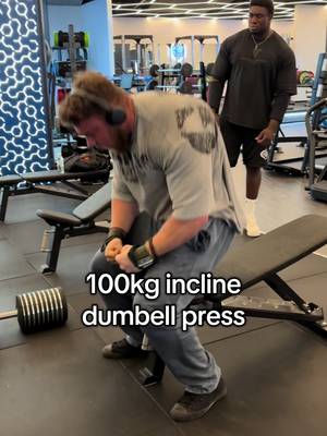 2 months since last time i tried dumbells  #gymmotivation #gym #GymTok #strength #press @Karim @GHARILLA🇬🇭🇱🇷 @Ksenia Sadekova | Fitness 