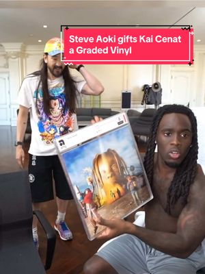 Steve did a livestream with @kaicenat and brought Kai some gifts. One of the gifts was a graded Travis Scott “Astroworld”, the pedigree is n the label also saids “Kai Cenat Collection”  #kaicenat #steveaoki #vinyl #collectibles #streamer 