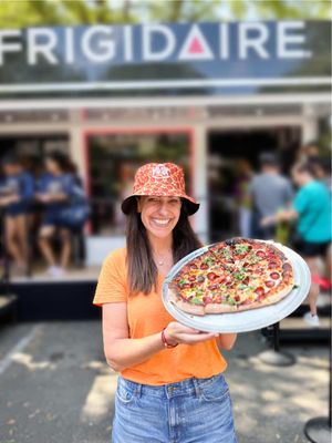 I had the opportunity to check out Frigidaire’s Gallery Range with Stone-Baked Pizza mode at the Festival at the Park last weekend and I still can’t believe how fast the pizza cooked, how delicious it tasted and how crispy the crust was! And it was fully cooked and ready to enjoy in as little as two minutes 🤯 Y’all this unique, new oven truly amazed me! We often have make-your-own pizza nights at home, but the crust never turns out as crisp and airy as the ones we tasted!🍕  Head to @queencityhomestore in Charlotte to see it for yourself and follow &cltfoodgirl for more food and fun in Charlotte and beyond!   @FRIGIDAIRE @Frigidaire  #clt #cltfoodgirl #frigidaire #frigidairecanada #stonebakedpizza   