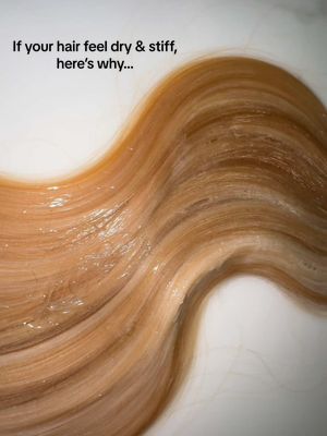 How do I bleach my hair yet keep it glossy…  The secret is balancing protein & moisture ⚖️ I alternate between @Panteneuki Repair & Protect for strength and @L'Oréal Paris UK Hyaluron Plump for hydration, so my hair has both softness and strength.  #glossyhair #healthyhair #bleachedhair #hairtips #creatorsearchinsights #lorealparishaircare #pantene 