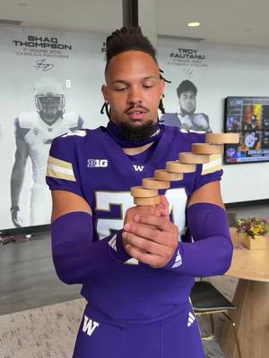 Such determination tho #balancegame #mediaday #collegefootballtiktok #GoHuskies 