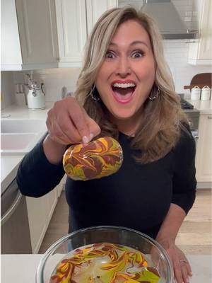 Marbled Nail Polish Pumpkins 🎃  So easy and only takes 5 minutes. Love the way they turned out and they are perfect for fall 🍂🍁🧡  Line the bowl with plastic wrap and pour in the water. You can use dollar store nail polish and gloves. Clean the water between dips. Let them drip well and place in parchment paper to dry 🎃🍂