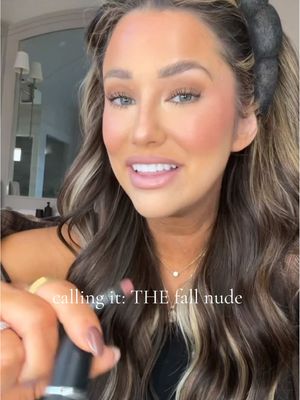 Newest lip combo for fall! If you have a wedding, event or just need an everyday color…she’s itttt👄🍂 #beauty #beautyblogger #beautyfinds #lipcombo #lipstick       