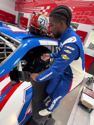 All eyes on the No. 17. 👀