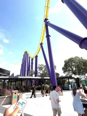Steel Eel but make it aesthetic — what color are you picking? 🎨🎢 #seaworldtexas #steeleel #seaworldsanantonio #seaworld
