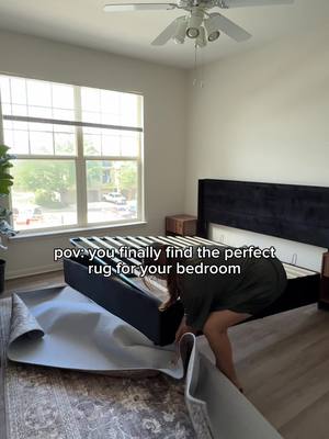 I am absolutely in loveee with it🫶🏼 also, please don’t expose me… I got a soft girl reputation to keep 😉 - baby if you watched this, no you didn’t… #bedroomrug #bedroomdecor #latinacontentcreator #apartmentdecor 