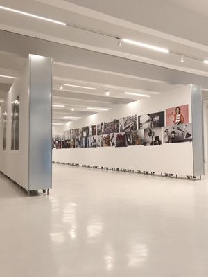 @_glen_luchford. Atlas exhibition, the first-ever solo show dedicated to fashion photographer and portraitist Glen Luchford, brings together over thirty years of work in a single continuous flow.  From his early, now-iconic shots published in The Face in the early 1990s to his more recent collaborations with Vogue UK, Vogue France, Self Service, Arena Magazine, Another, Purple, V Magazine, Interview, Luchford has helped dismantle the paradigms of idealised and stereotypical beauty.  Open to the public from September 25 to November 23 at the #10CorsoComoGallery.  Curated by @alessiodenavasques  #10CorsoComoMilano #10CorsoComo  #10CorsoComoGallery  #AtlasGlenLutchford
