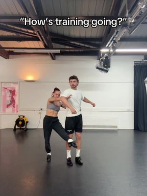 Gunna be the best human statue you ever did see @Alexis Warr #strictly 