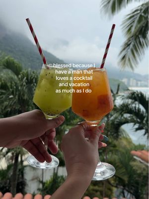 he will always order the drink that looks the nicest so I can get a cute picture of it too 😇🥂🫶🏼 #travelcouple #cocktails #travel #travelgoals #Foodie #travelguide #cocktail 