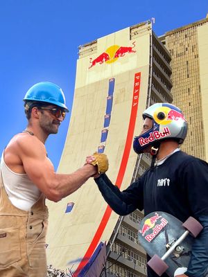 💪🏻 Watch Sandro drop in LIVE on the biggest ramp in the world. @Red Bull  🗓️ Thursday, September 25 ⏰ 12:00 PM BRT | 8:00 AM PDT | 5:00 PM CEST 📍 Porto Alegre - Brazil 📺 on Red Bull YouTube and Red Bull TV
