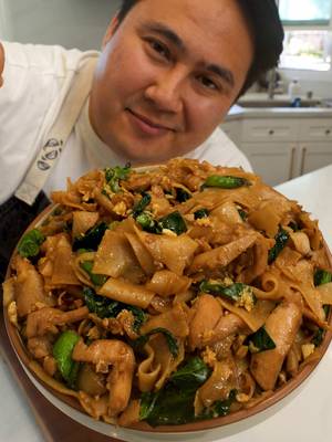 Do you have 10 minutes?? Then you can make Pad See Ew 🩻