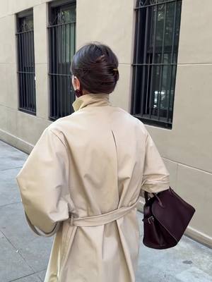 How to style your hair with a French pin hair 