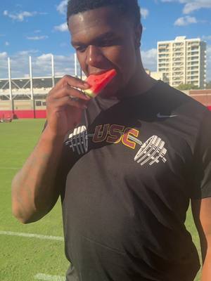 big dawgs gotta eat 🍽️ #usc #CollegeFootball #collegeathlete 
