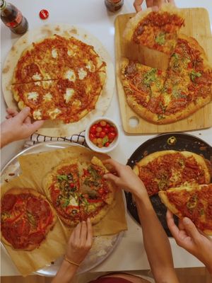 #CokePartner My Recipe for Magic is getting my friends out the group chat, homemade pizza, and an ice-cold Coca-Cola! What’s your Recipe for Magic? #RecipeForMagic @Coca-Cola 😋🍕