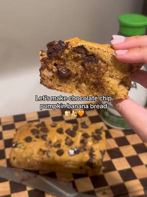 Cozy season calls for Pumpkin Chocolate Chip Banana Bread baked with Califia Farms Organic Almondmilk. 🍌🧡 No oils, no gums, no fuss. Pure, certified organic goodness for all your fall baking. #califiafarms #baking #almondmilk 