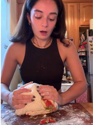 💥📣 MAKING AN ELOISE ROASTED PEPPER & OLIVE SOURDOUGH LOAF… it gets messy and chaotic (again) #sourdough #eloise #sourdoughstarter #howto #sourdoughbread 