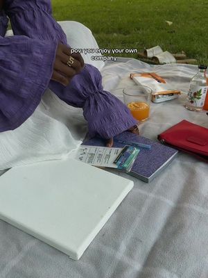 I’m going to miss randomly going out to have a picnic just because the weather is nice *cried in canadian weather* #solodate #picnicdate #outdoorgirl #Summer #creatorsearchinsight 