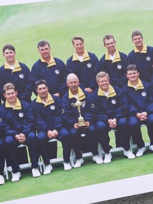🏌️‍♂️ Ryder Cup 1999: Jarmo Sandelin vs Phil Mickelson “The very top of my career for sure.” I had no ball marker, and Mickelson asked if I needed a coin… then shouted to the crowd, ‘Does anyone have a coin?’ 😂 You NEED to see this iconic golf moment! ⛳️🔥 #euLegendsTour #RyderCup #GolfLegends #TeamEurope #FunnyGolf